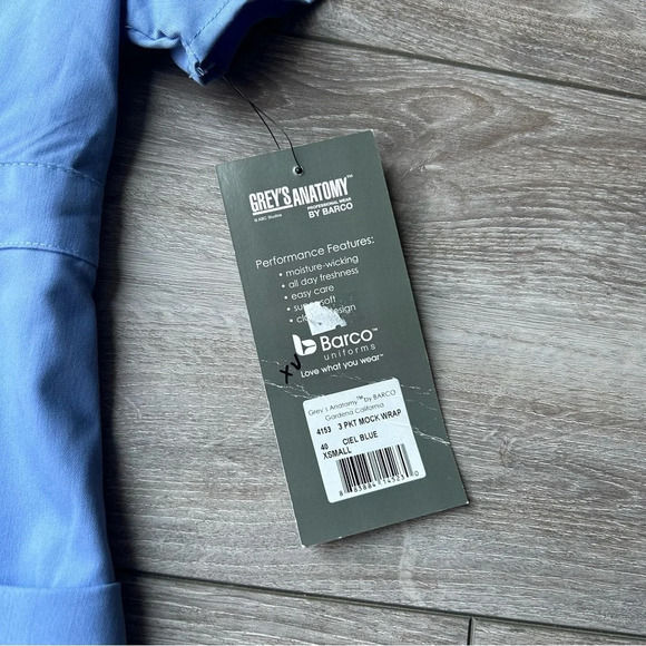 NWT Grey's Anatomy by Barco Riley 3-Pocket Modern Fit Mock Wrap Scrub  Top - Picture 5 of 8